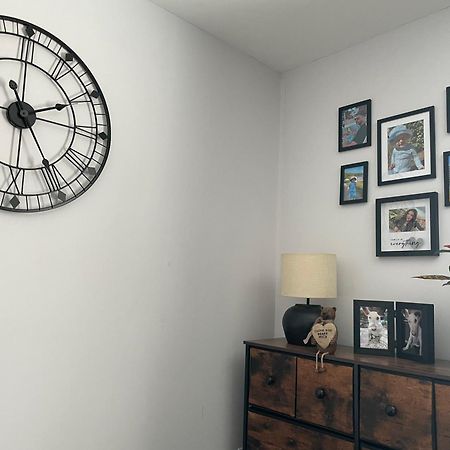 Cosy Home From Home With Private Bathroom - Free Parking Cardiff Buitenkant foto