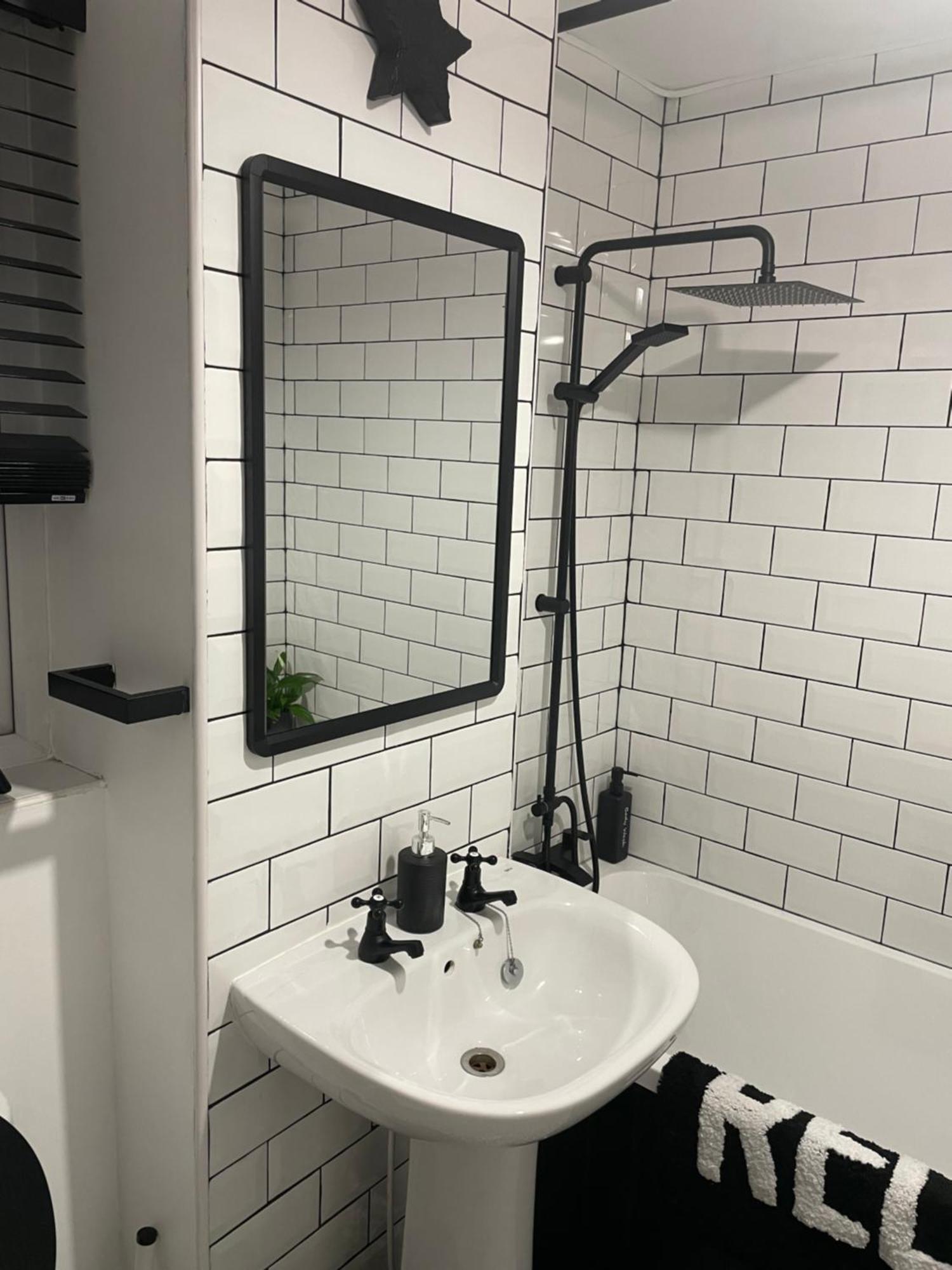 Cosy Home From Home With Private Bathroom - Free Parking Cardiff Buitenkant foto